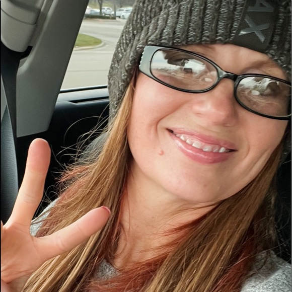 Meet your Posher, Dana - Picture 2 of 4